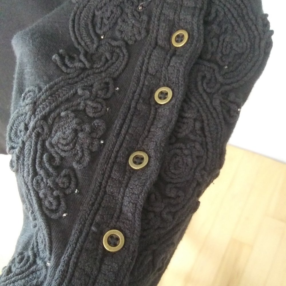 We the Free top cool crocheted and  button detail on cuffs statement sleeves